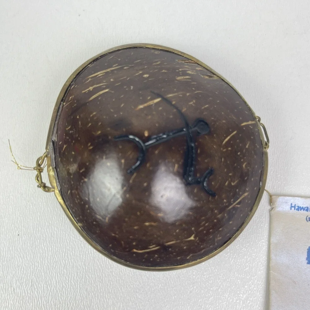 Vintage Polished Coconut Shell Hinged Jewelry Trinket Box Coin Purse Souvenir 3